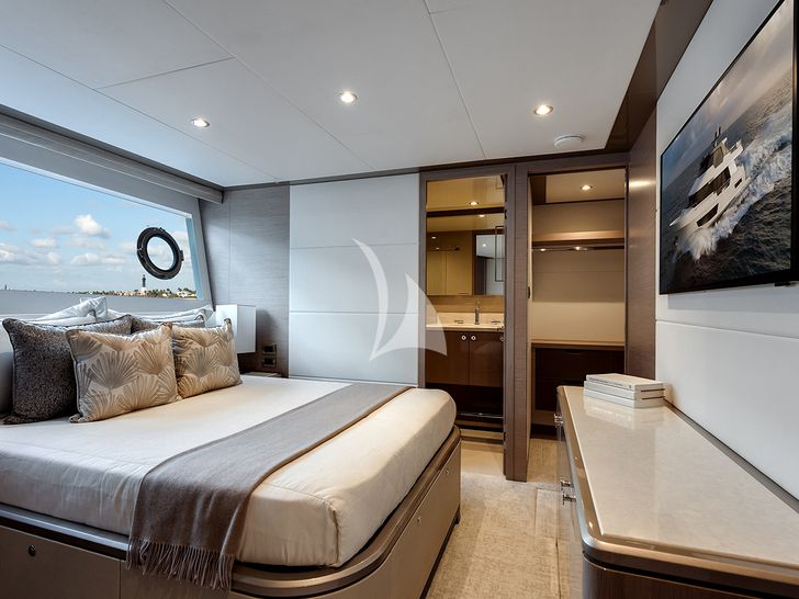 50 FIFTY Ocean Alexander 32L - VIP cabin 1 50 FIFTY Ocean Alexander 32L - VIP cabin 1