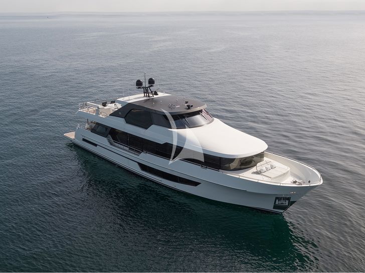 50 FIFTY Ocean Alexander 32L - anchored 50 FIFTY Ocean Alexander 32L - anchored