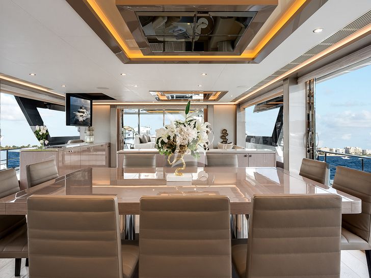 50 FIFTY Ocean Alexander 32L - dining area 50 FIFTY Ocean Alexander 32L - dining area