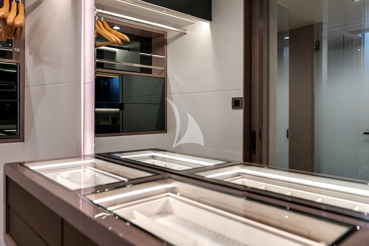 Charter Yacht 50 FIFTY - Ocean Alexander 32L - 5 Cabins - Nassau - Exumas - Bahamas