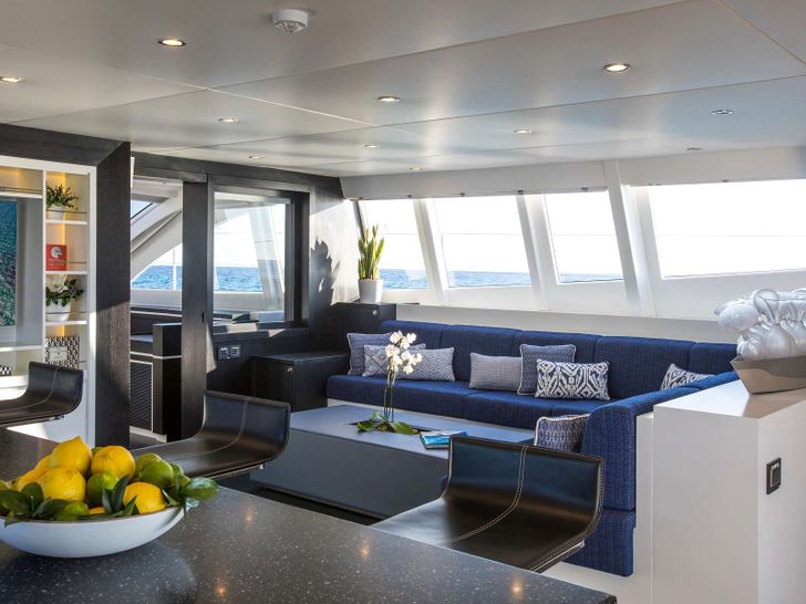 CARTOUCHE Blue Coast 95 - saloon CARTOUCHE Blue Coast 95 - saloon