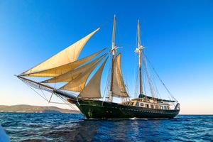 ARKTOS - Custom Gulet Motor Sailor 34m - 5 Cabins - Athens - Mykonos - Paros - Cyclades - Greece ARKTOS - Custom Gulet Motor Sailor 34m - 5 Cabins - Athens - Mykonos - Paros - Cyclades - Greece