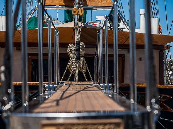 ARKTOS - Schooner 113,boarding plank