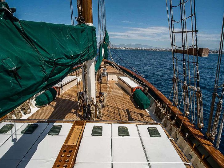 ARKTOS Custom Gulet Motor Sailor 34m - foredeck bronzing area ARKTOS Custom Gulet Motor Sailor 34m - foredeck bronzing area