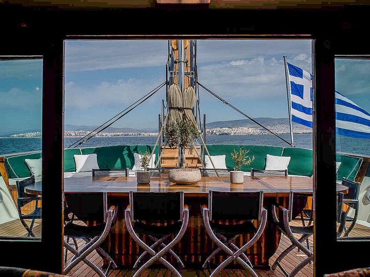 ARKTOS - Schooner 113,aft alfresco dining area