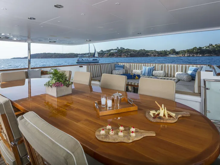 PEGASUS Feadship 52m - sky deck aft alfresco dining area PEGASUS Feadship 52m - sky deck aft alfresco dining area