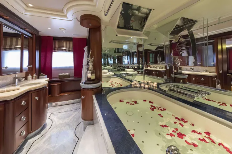Charter Yacht PEGASUS - Feadship 52m - 6 Cabins - Athens - Mykonos - Paros - Santorini - Cyclades - Greece