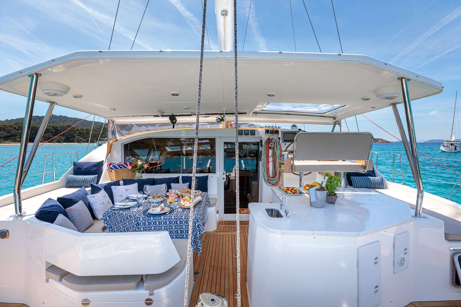 CURANTA CRIDHE Discovery 50 - aft deck