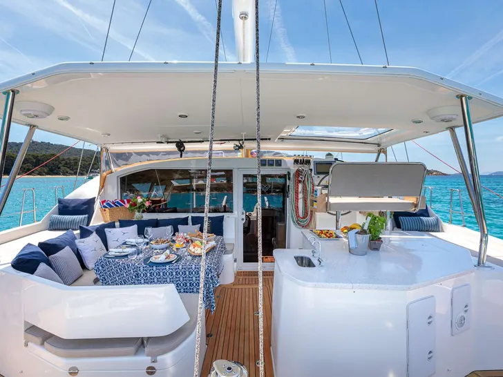 CURANTA CRIDHE Discovery 50 - aft deck CURANTA CRIDHE Discovery 50 - aft deck