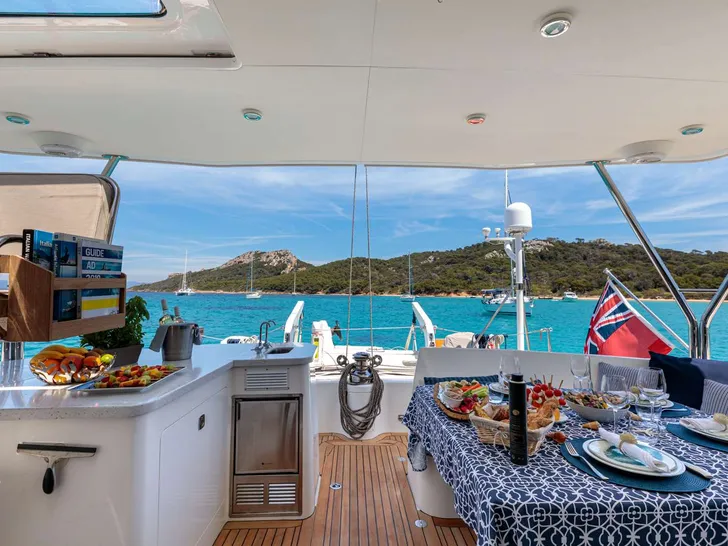 CURANTA CRIDHE Discovery 50 - aft deck alfresco dining area CURANTA CRIDHE Discovery 50 - aft deck alfresco dining area