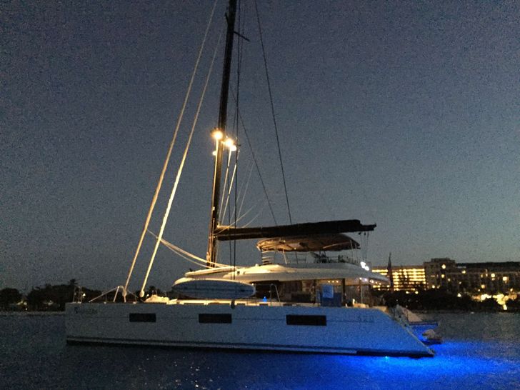 BAGHEERA L620 Lagoon 620 - aft night BAGHEERA L620 Lagoon 620 - aft night