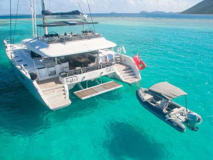 LE REVE - Lagoon 620 - Tender to explore the shoreline LE REVE - Lagoon 620 - Tender to explore the shoreline