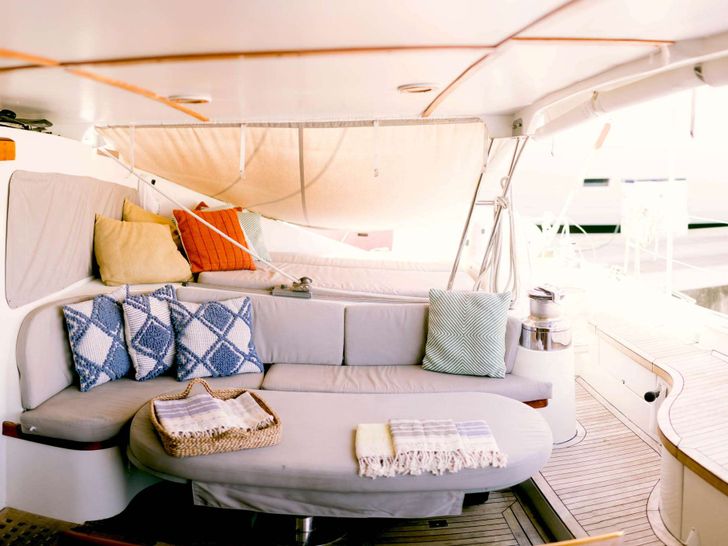 KELEA Privilege 65 - Cockpit lounging KELEA Privilege 65 - Cockpit lounging