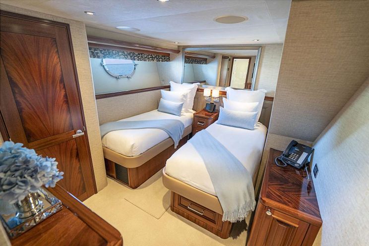 Charter Yacht ANTARES - Westport 130 - 5 Cabins - Bahamas - Nassau - Staniel Cay - Exumas
