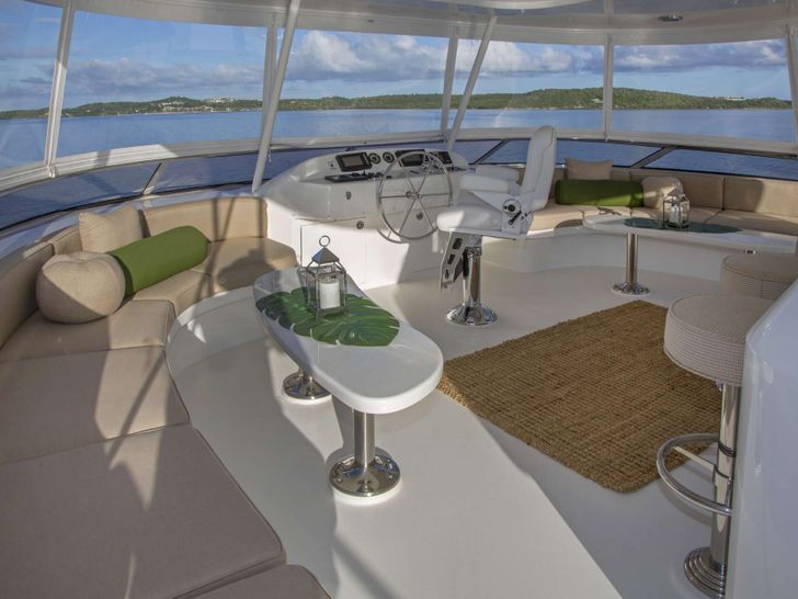 ANTARES - Westport 130 Flybridge ANTARES - Westport 130 Flybridge