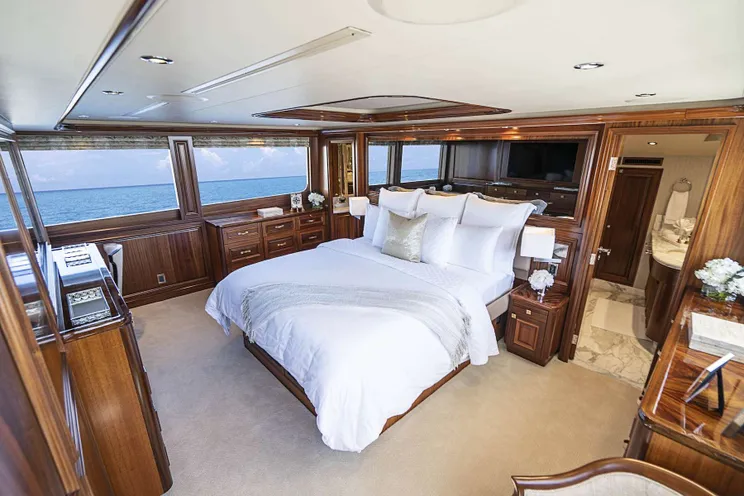 Charter Yacht ANTARES - Westport 130 - 5 Cabins - Bahamas - Nassau - Staniel Cay - Exumas