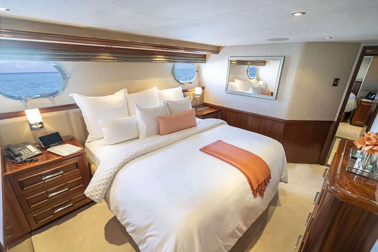 Charter Yacht ANTARES - Westport 130 - 5 Cabins - Bahamas - Nassau - Staniel Cay - Exumas