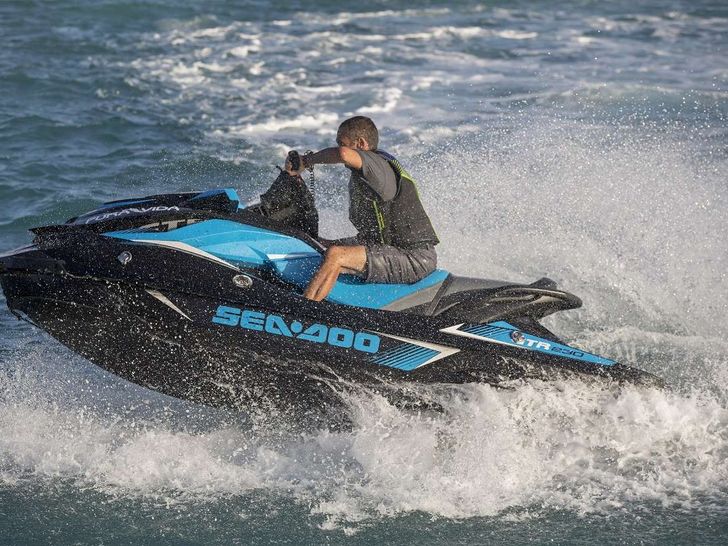 Pura Vida - Waverunner Pura Vida - Waverunner