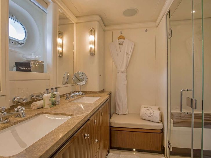 Pura Vida - Master Stateroom ensuite