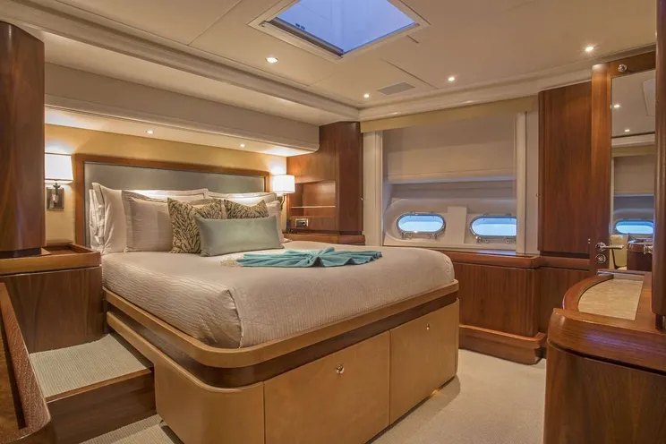 Charter Yacht PURA VIDA - Moonen 98 - 4 Cabins - Nassau - Marsh Harbour - Bahamas - Caribbean