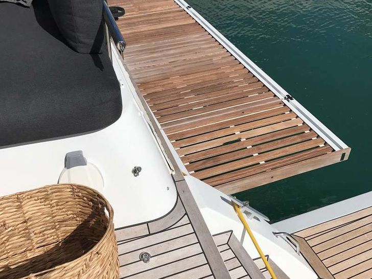 Stern platform or Stern platform or