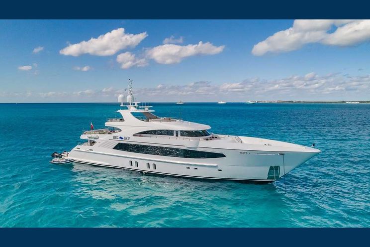 Charter Yacht BIG SKY - Oceanfast 48m - 5 Cabins - Nassau - Staniel Cay - Exumas