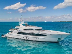 BIG SKY - Oceanfast 48m - 5 Cabins - Papeete - Moorea - Tahiti BIG SKY - Oceanfast 48m - 5 Cabins - Papeete - Moorea - Tahiti