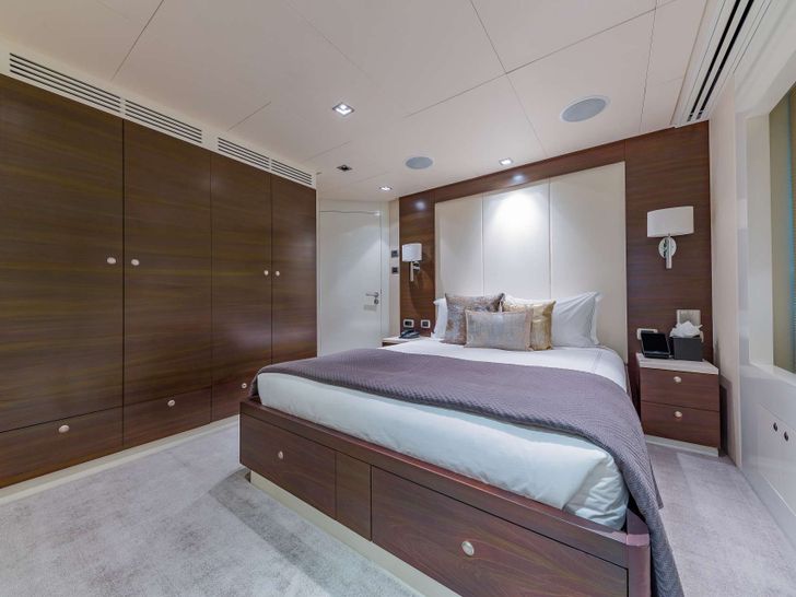 BIG SKY Oceanfast 48m - VIP cabin 2 bathroom BIG SKY Oceanfast 48m - VIP cabin 2 bathroom