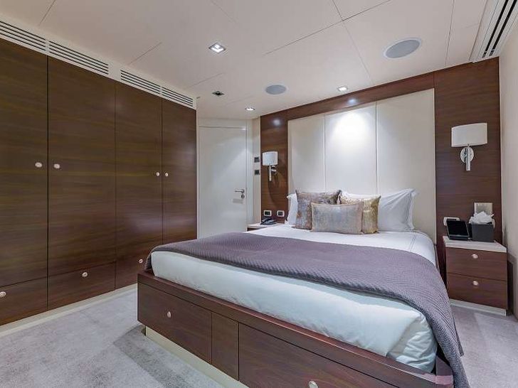 BIG SKY Oceanfast 48m - VIP cabin 3 BIG SKY Oceanfast 48m - VIP cabin 3