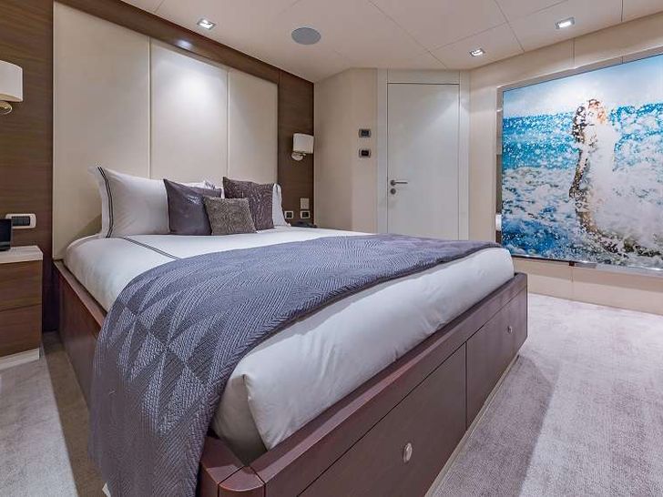 BIG SKY Oceanfast 48m - VIP cabin 1 BIG SKY Oceanfast 48m - VIP cabin 1