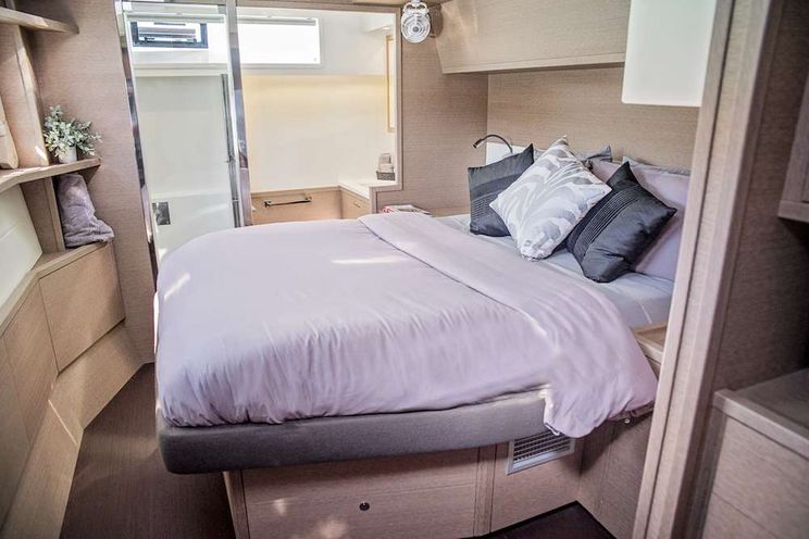 Charter Yacht ISLAND HOPPIN - Lagoon 52 - 4 Cabins - St Thomas - St John - St Croix