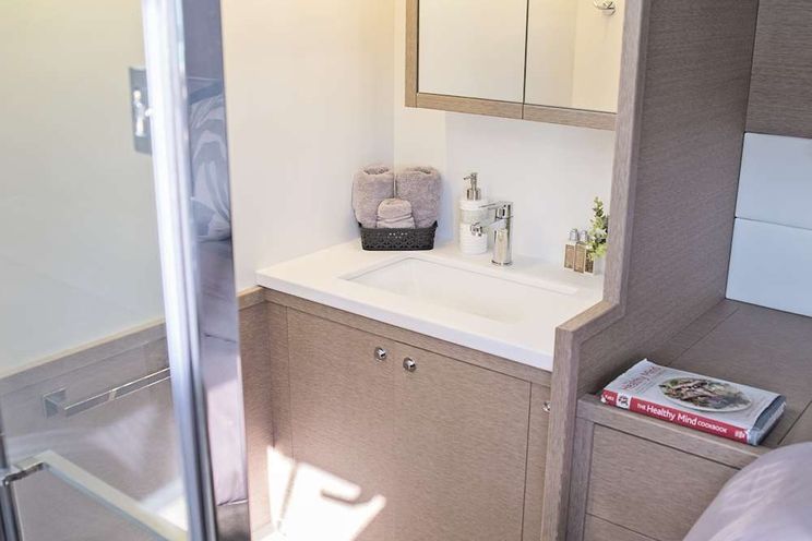 Charter Yacht ISLAND HOPPIN - Lagoon 52 - 4 Cabins - St Thomas - St John - St Croix