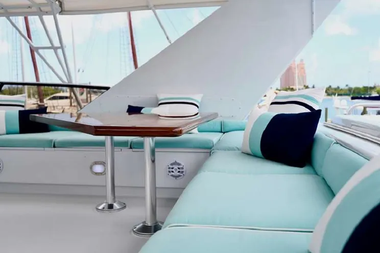 Charter Yacht IMPULSE - Broward 87 - 3 Cabins - Nassau - Exumas - Bahamas