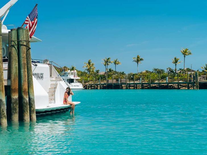 IMPULSE Broward 87 - swimming platform IMPULSE Broward 87 - swimming platform