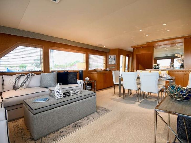 IMPULSE Broward 87 - main saloon seating area IMPULSE Broward 87 - main saloon seating area