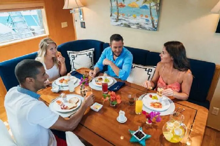 Charter Yacht IMPULSE - Broward 87 - 3 Cabins - Nassau - Exumas - Bahamas