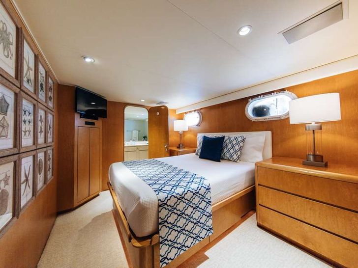 IMPULSE Broward 87 - VIP cabin IMPULSE Broward 87 - VIP cabin