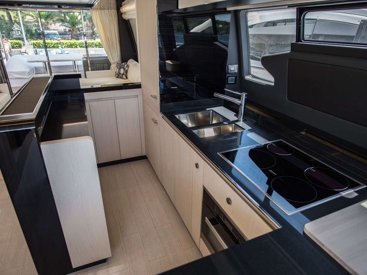 ALYSS - Azimut 72 Fly,galley ALYSS - Azimut 72 Fly,galley