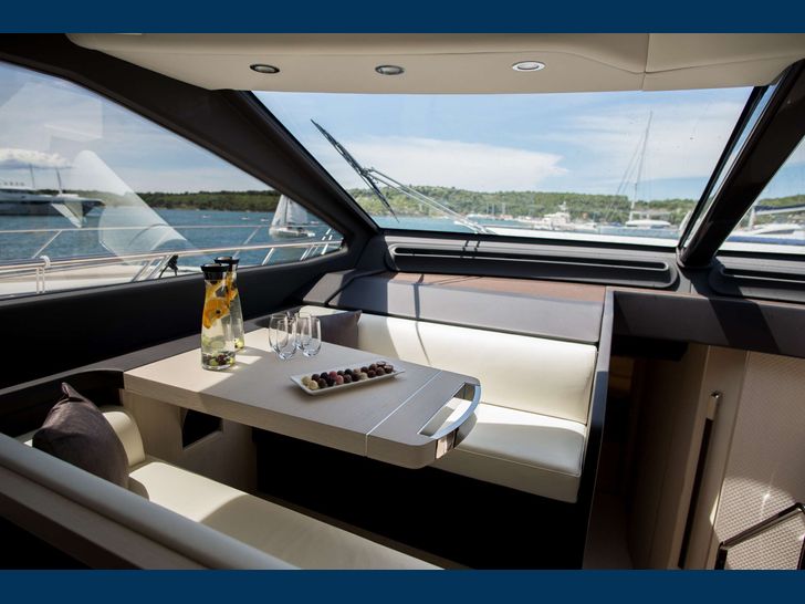 ALYSS - Azimut 72 Fly,saloon seating