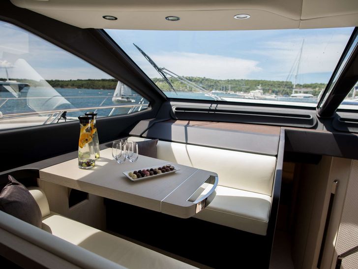 ALYSS - Azimut 72 Fly,saloon seating ALYSS - Azimut 72 Fly,saloon seating