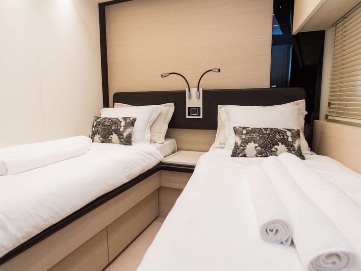 ALYSS - Azimut 72 Fly,twin cabin ALYSS - Azimut 72 Fly,twin cabin