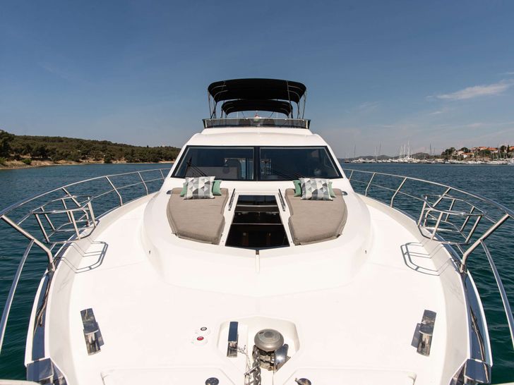 LE CHIFFRE - Galeon 640 Fly,bow LE CHIFFRE - Galeon 640 Fly,bow