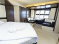 MINI TOO - Azimut 55S,master cabin bed and seating lounge
