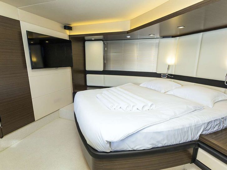 MINI TOO - Azimut 55S,master cabin bed MINI TOO - Azimut 55S,master cabin bed