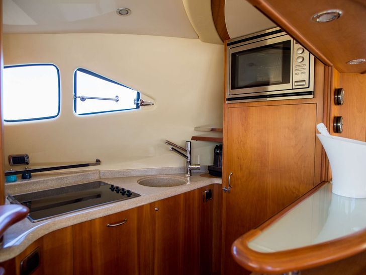 SENZA PAROLA - Aicon 56 S Fly,galley SENZA PAROLA - Aicon 56 S Fly,galley