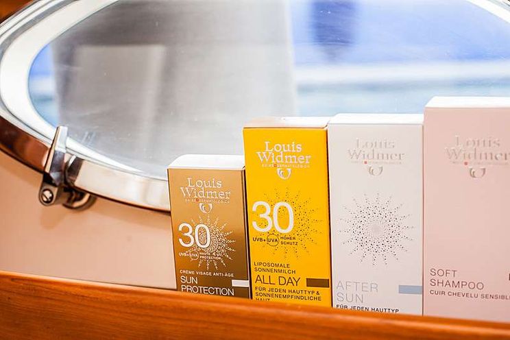 Charter Yacht SENZA PAROLA - Aicon 56 S Fly - 3 Cabins - Sibenik - Split - Croatia