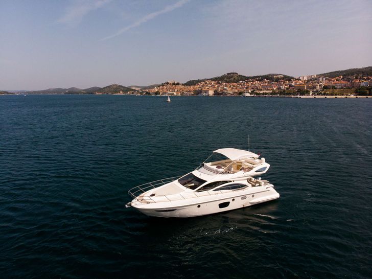 SKYFALL - Azimut 47 Fly,aerial view anchored SKYFALL - Azimut 47 Fly,aerial view anchored