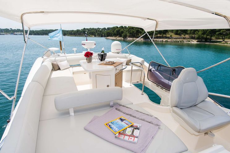 Charter Yacht SKYFALL - Azimut 47 Fly - 3 Cabins - Sibenik - Split - Croatia