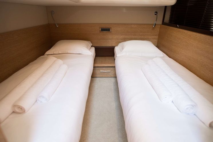 Charter Yacht SKYFALL - Azimut 47 Fly - 3 Cabins - Sibenik - Split - Croatia