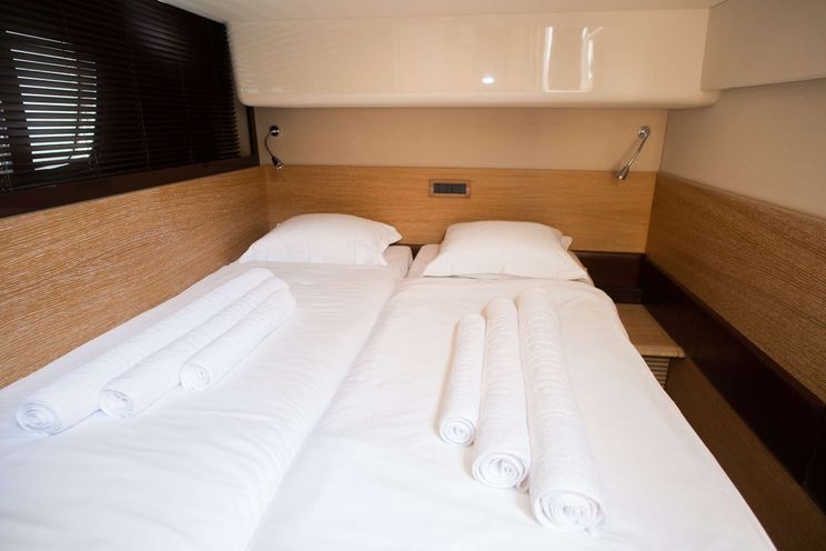 Charter Yacht SKYFALL - Azimut 47 Fly - 3 Cabins - Sibenik - Split - Croatia